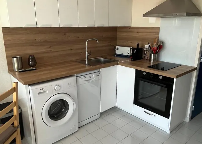 T2 - Les Pieds Dans Le Sables En Toutes Saisons 5 Couchages - Climatisation - Parking Privee - Piscine - Situation Optimum Et Rare - Amoureva - Richelieu- Cap D'agde Agde