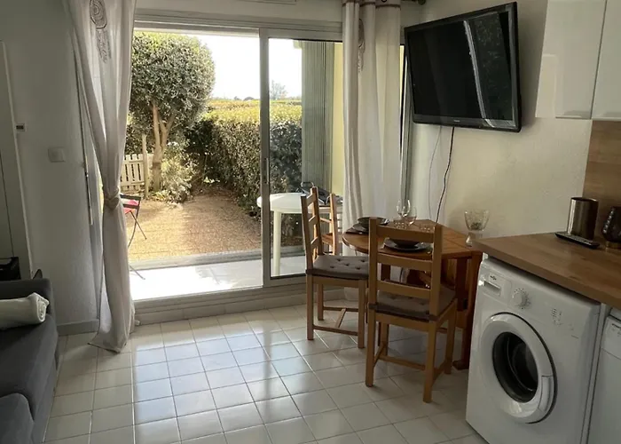 T2 - Les Pieds Dans Le Sables En Toutes Saisons 5 Couchages - Climatisation - Parking Privee - Piscine - Situation Optimum Et Rare - Amoureva - Richelieu- Cap D'agde Apartment Agde