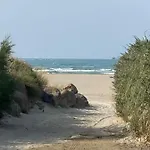 T2 - Les Pieds Dans Le Sables En Toutes Saisons 5 Couchages - Climatisation - Parking Privée - Piscine - Situation Optimum Et Rare - Amoureva - Richelieu- Cap D'agde *