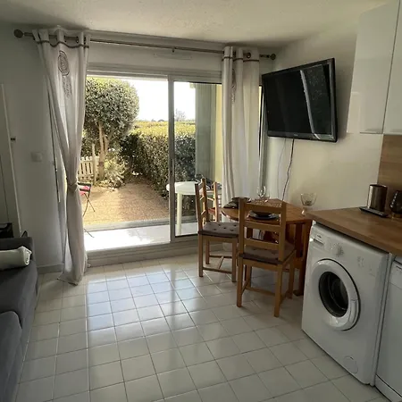 T2 - Les Pieds Dans Le Sables En Toutes Saisons 5 Couchages - Climatisation - Parking Privee - Piscine - Situation Optimum Et Rare - Amoureva - Richelieu- Cap D'agde Апартаменти Агд