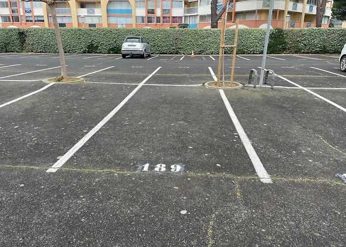 Апартаменты T2 - Les Pieds Dans Le Sables En Toutes Saisons 5 Couchages - Climatisation - Parking Privee - Piscine - Situation Optimum Et Rare - Amoureva - Richelieu- Cap D'agde Агд